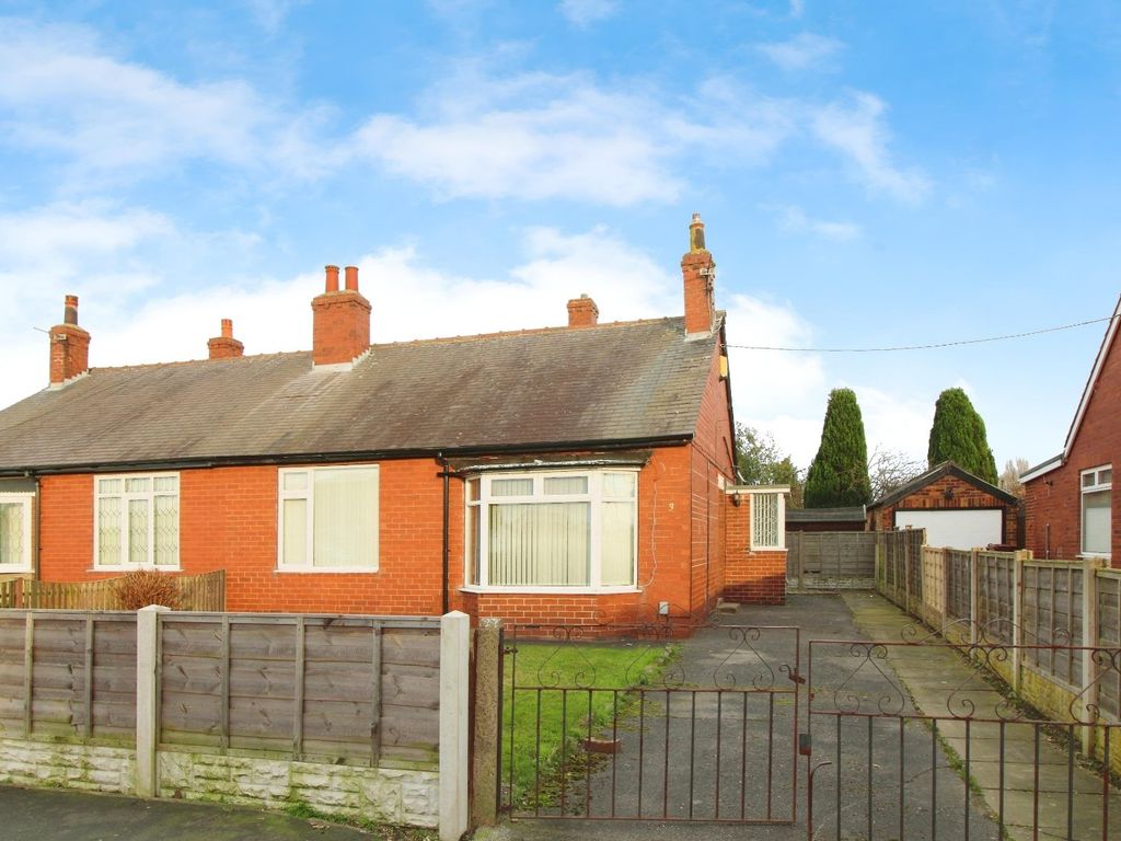 2 bed bungalow for sale in Broomhill, Castleford, West Yorkshire WF10