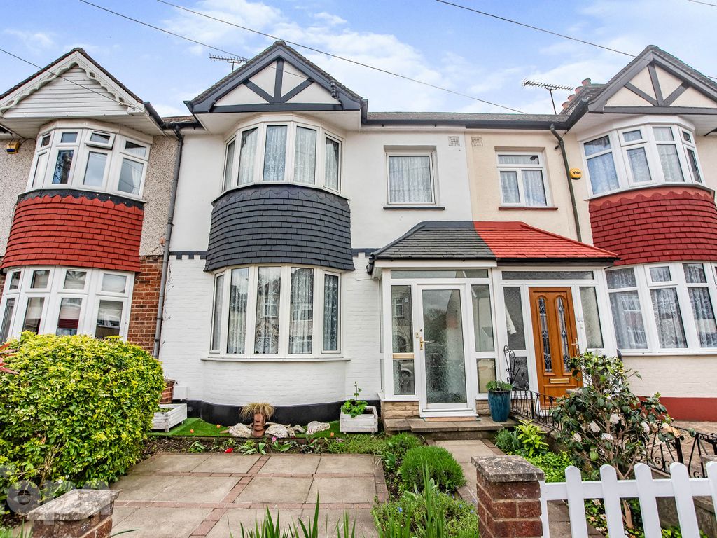 3 bed terraced house for sale in Lime Avenue, Northfleet, Gravesend