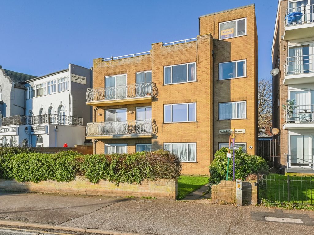 3 bed flat for sale in Marine Parade East, ClactonOnSea, Essex CO15
