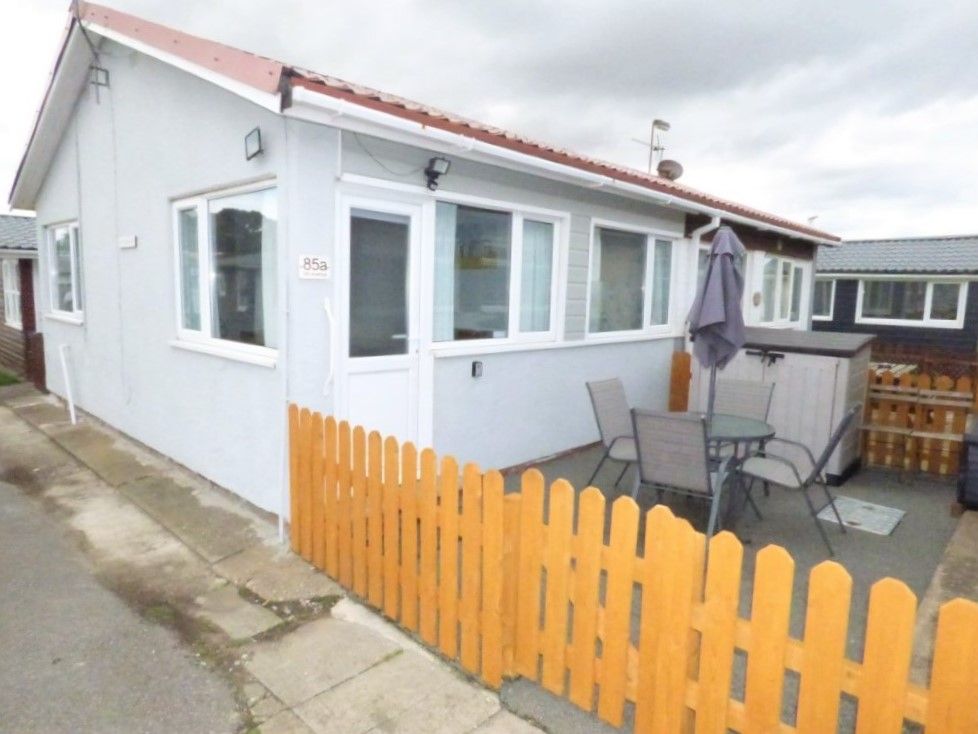 2 bed mobile/park home for sale in Fifth Avenue, South Shore Park