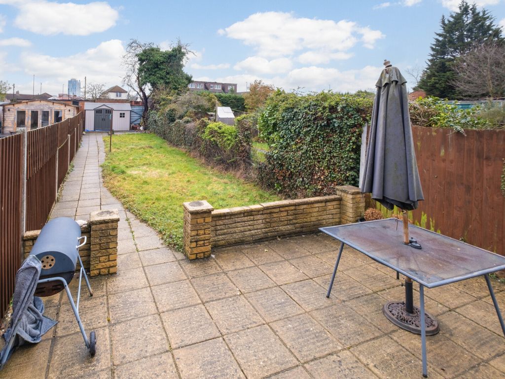 3 bed semidetached house for sale in Whittaker Road, Sutton SM3 Zoopla
