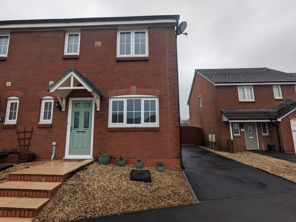 3 bed property to rent in Allt Y Sgrech, Kidwelly, Carmarthenshire