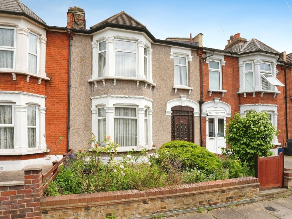 3 bed terraced house for sale in Betchworth Road, Seven Kings IG3, £