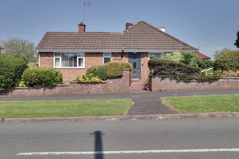 3 bed bungalow for sale in Newquay Avenue, Weeping Cross, Stafford ST17