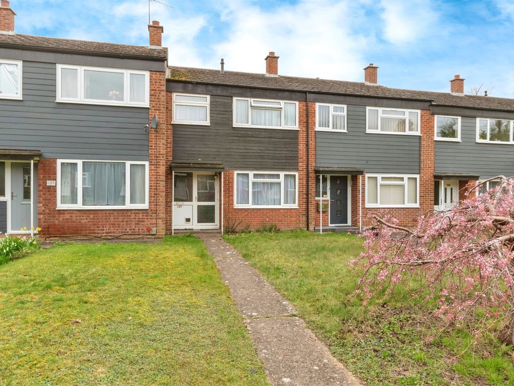 3 bed terraced house for sale in Green Drift, Royston SG8, £300,000