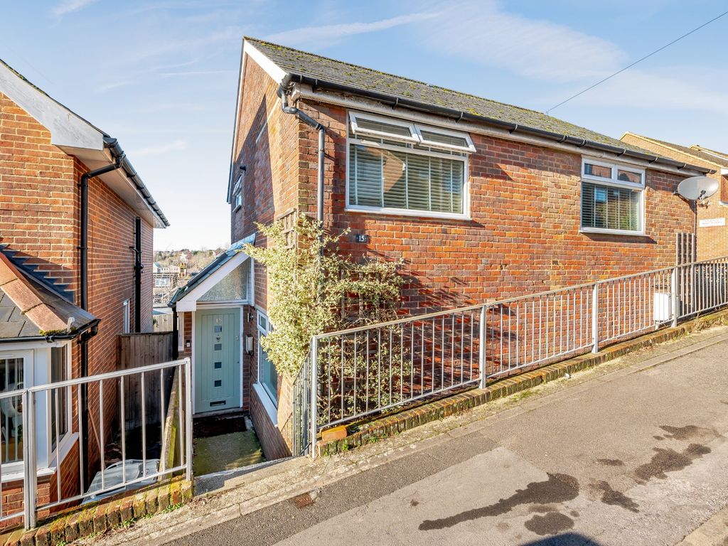 3 bed detached house for sale in Frances Street, Chesham HP5 Zoopla