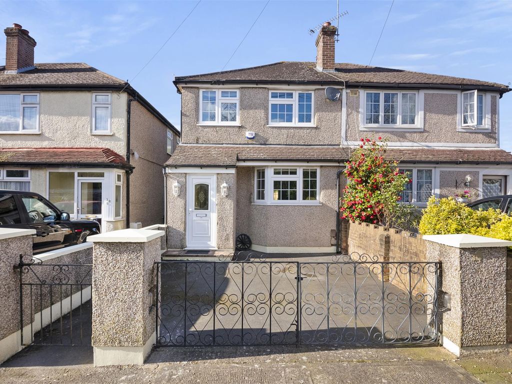 4 bed semidetached house for sale in Goulds Green, Uxbridge UB8, £