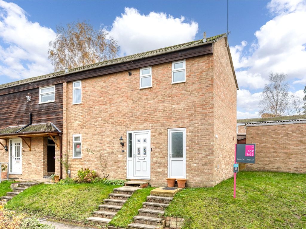 2 bed end terrace house for sale in Pembroke, Bracknell RG12, £350,000