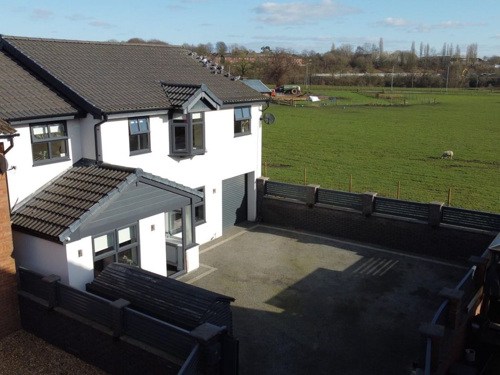 4 bed detached house for sale in Wilby Close, Brandlesholme, Bury BL8