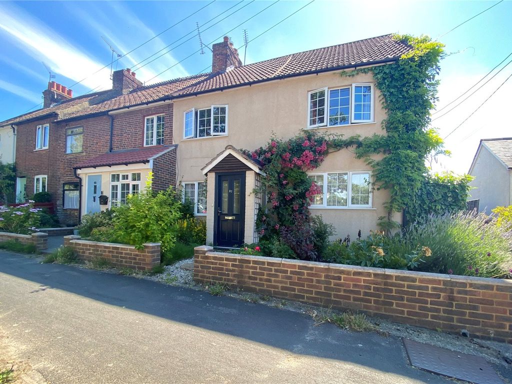 3 bed end terrace house for sale in Crookham Road, Church Crookham