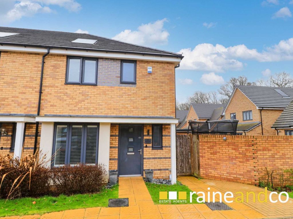 3 bed end terrace house for sale in Princes Avenue, Welwyn Garden City