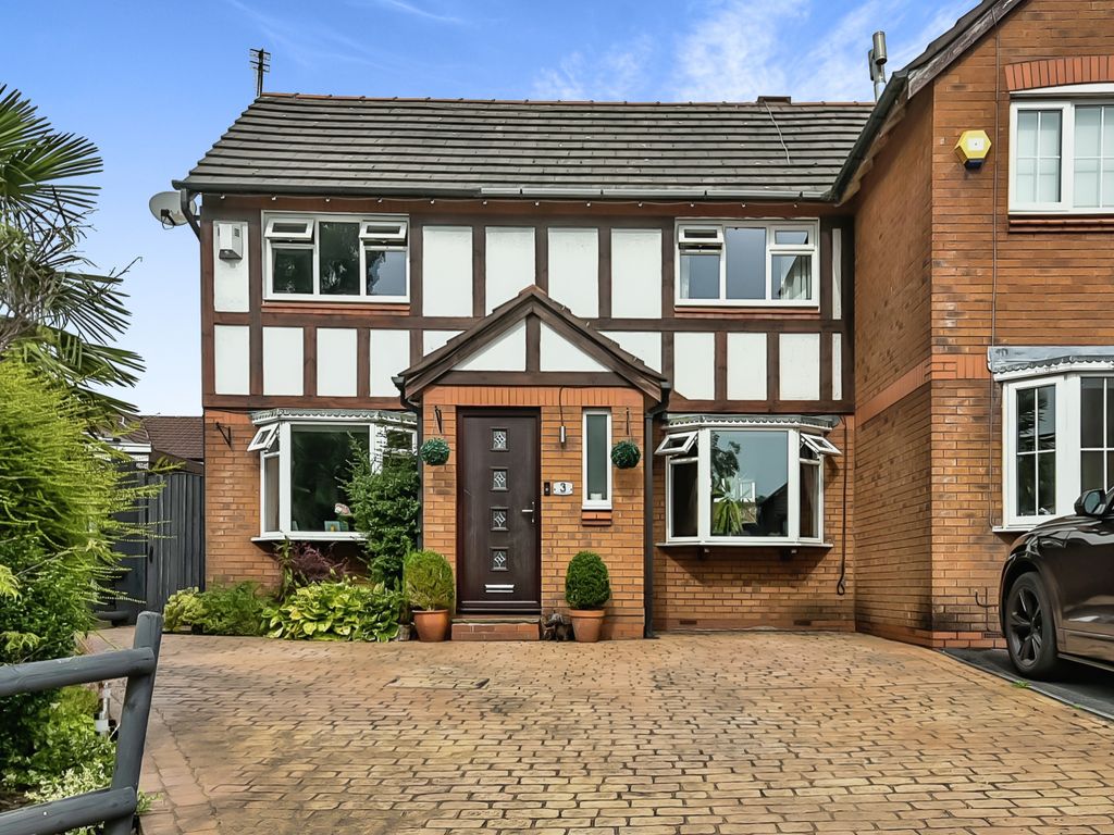 3 bed semidetached house for sale in Southfield Close, Dukinfield SK16