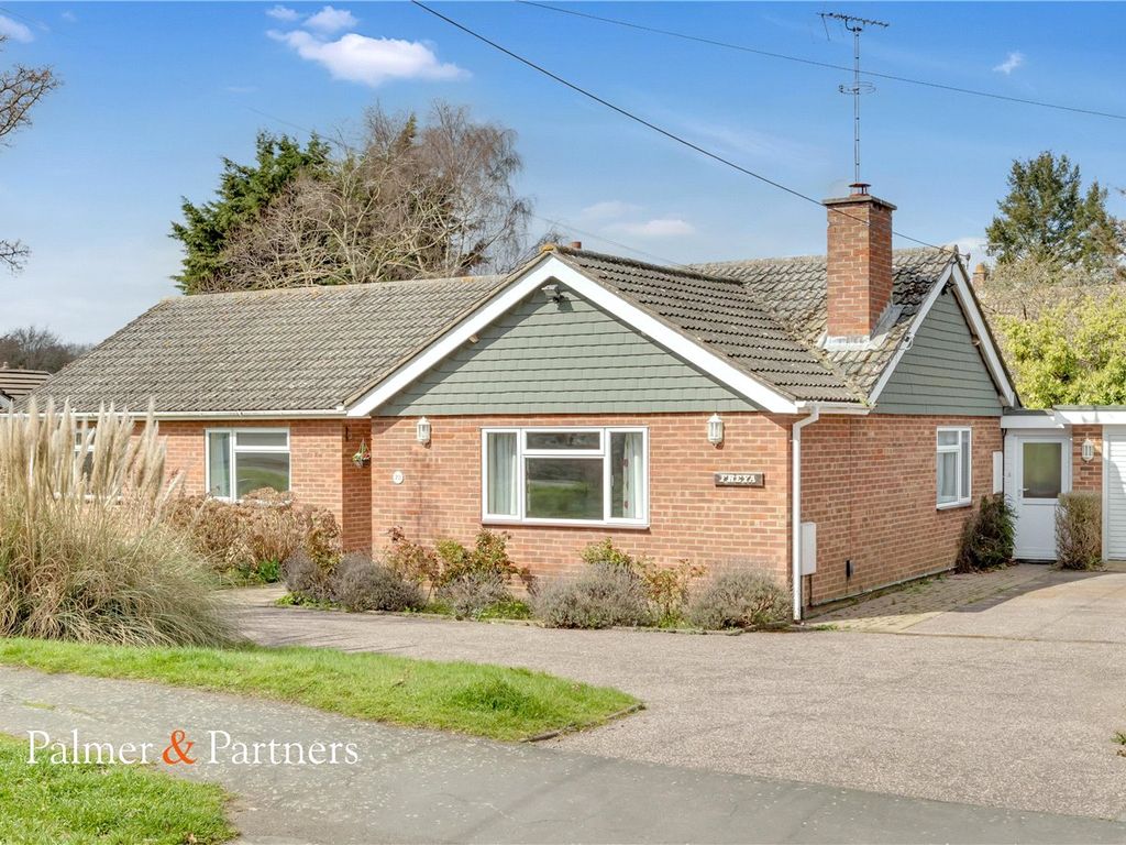 3 bed bungalow for sale in High Road, LayerDeLaHaye, Colchester