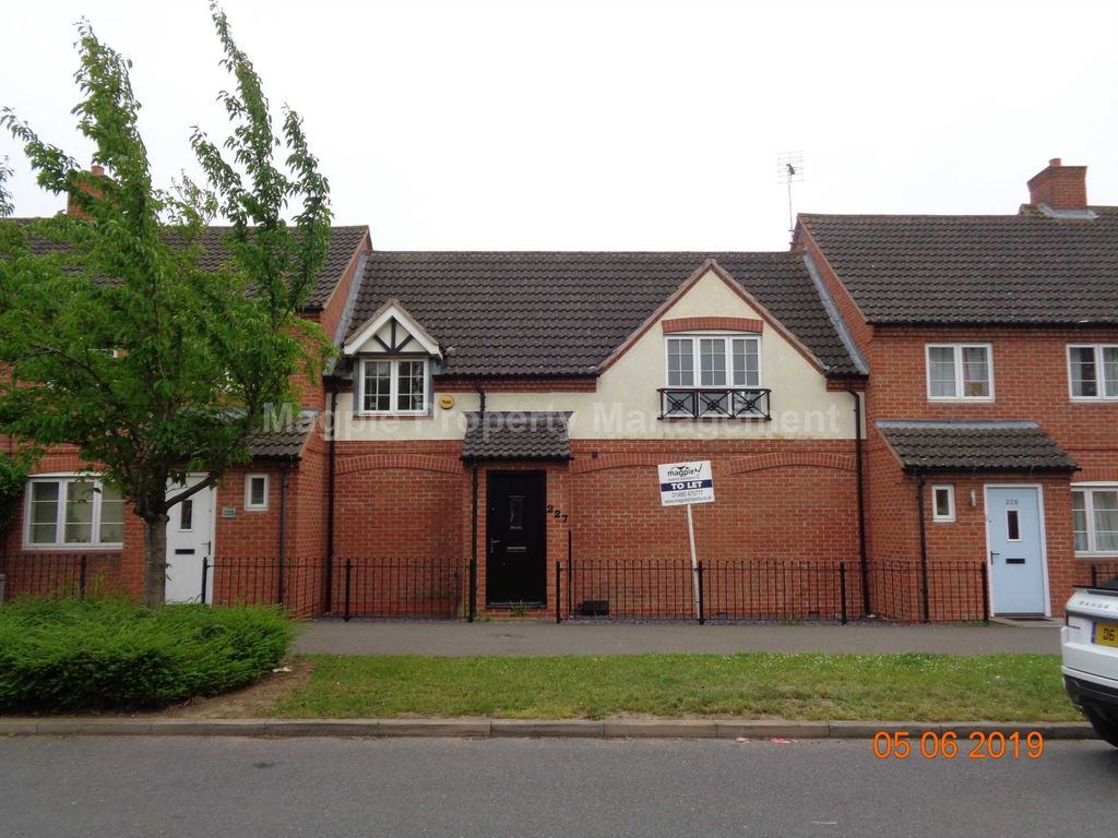 2 bed parking/garage to rent in Westlake Avenue, Hampton Vale