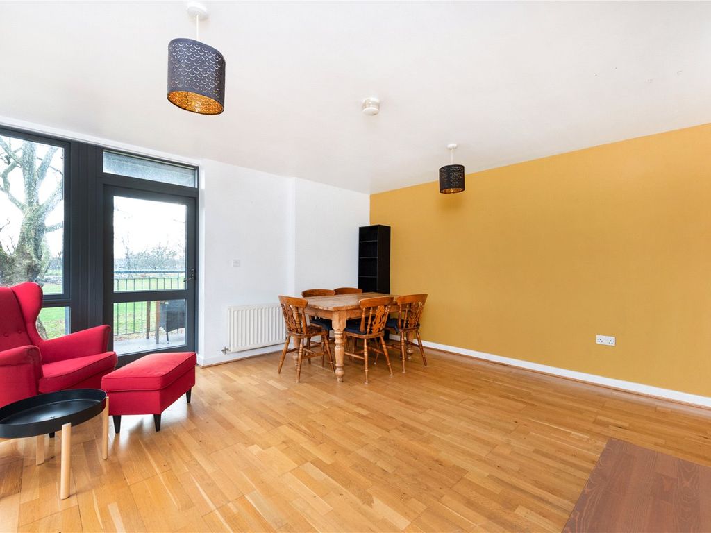3 bed flat to rent in Southwold Road, London E5, £2,500 pcm Zoopla