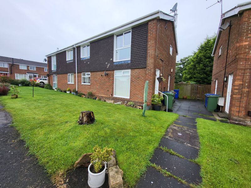 2 bed flat for sale in Purbeck Gardens, Cramlington NE23, £85,000 Zoopla