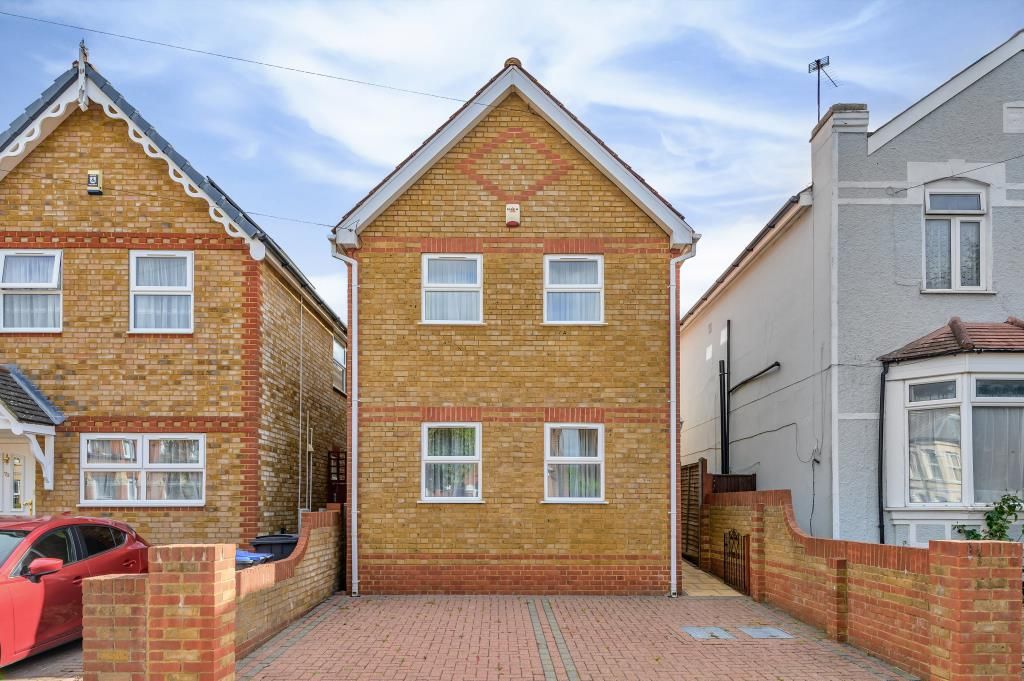 5 bed detached house for sale in Surbiton, Surrey KT6 Zoopla