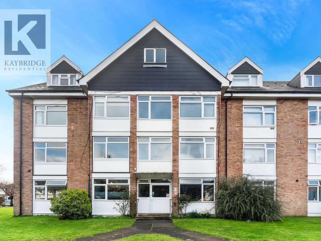 2 bed flat for sale in Farm Way, Packham Court Farm Way KT4, £295,000