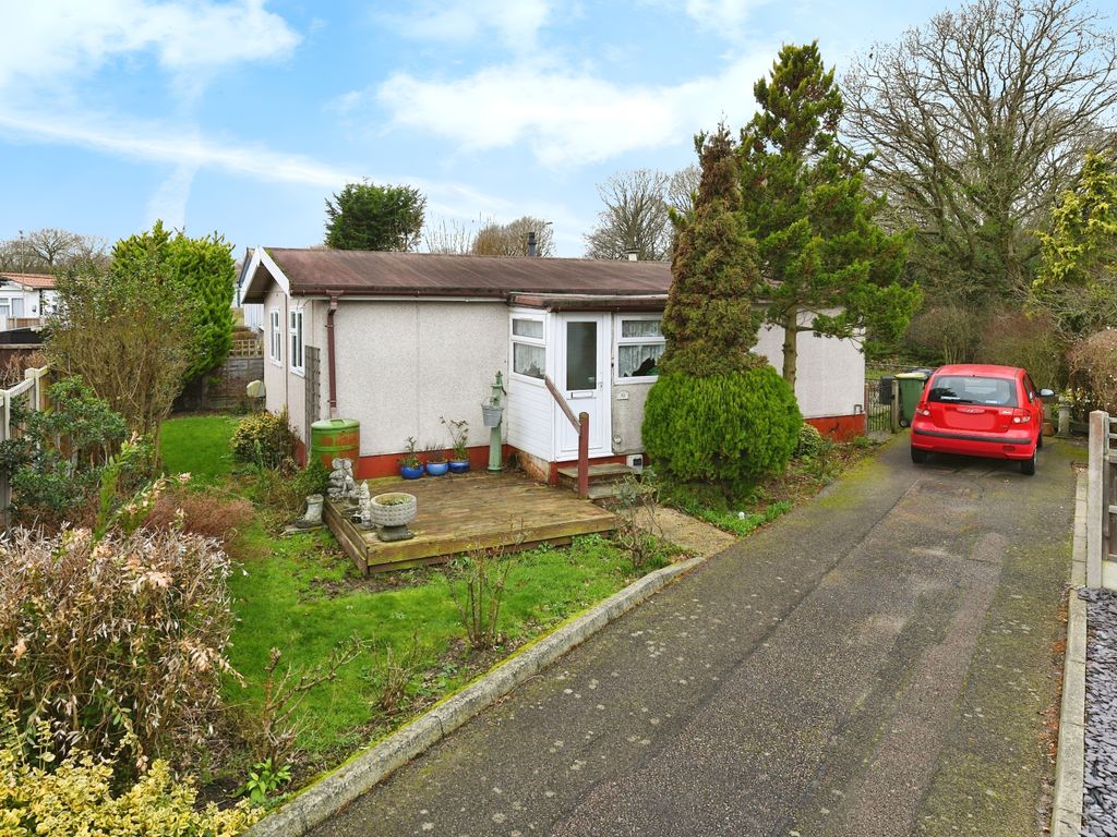 2 bed property for sale in Hockley Park, Lower Road, Hockley, Essex SS5