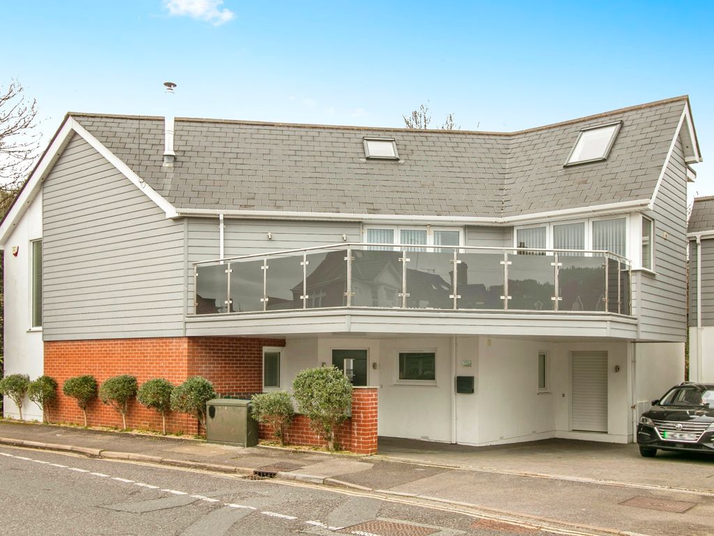 3 bed detached house for sale in North Lodge Road, Penn Hill, Poole