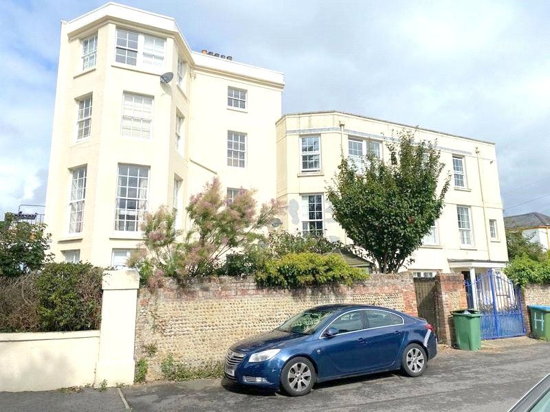 1 bed flat to rent in Norfolk Place, Littlehampton, West Sussex BN17, £