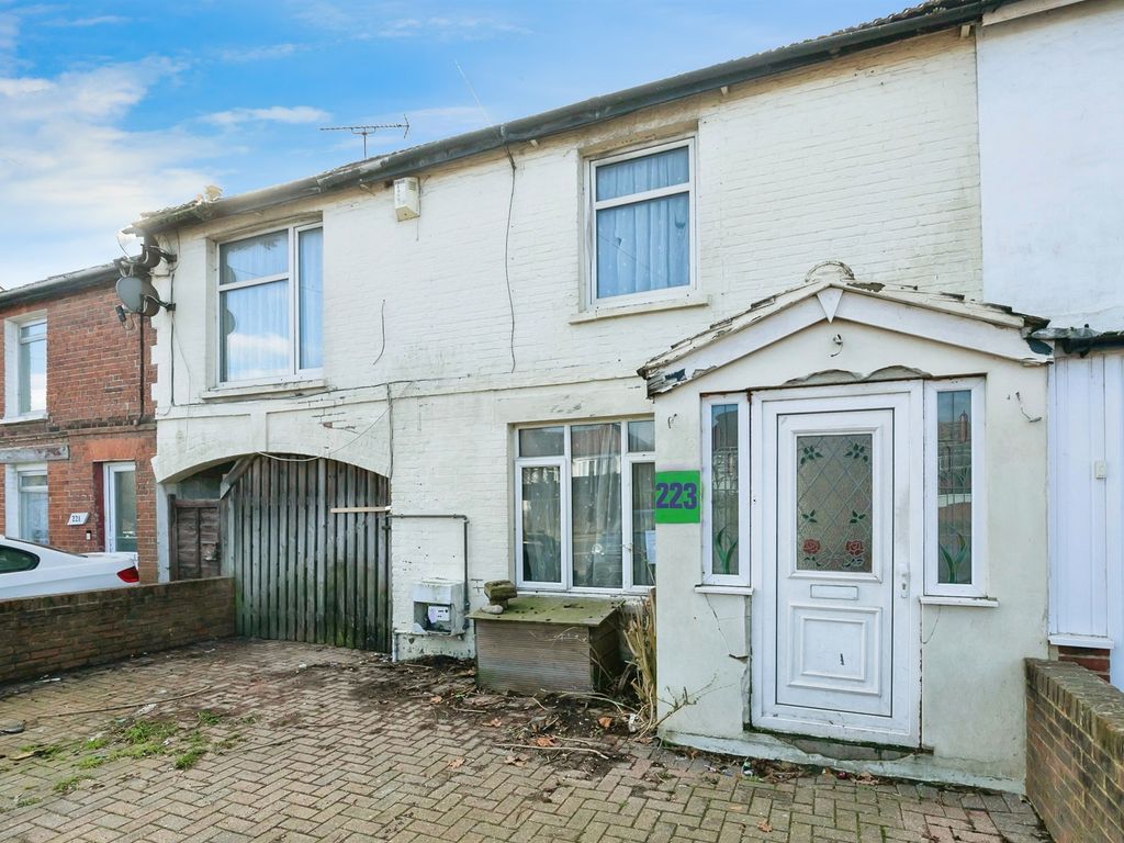 5 bed terraced house for sale in Battle Road, St. LeonardsOnSea TN37