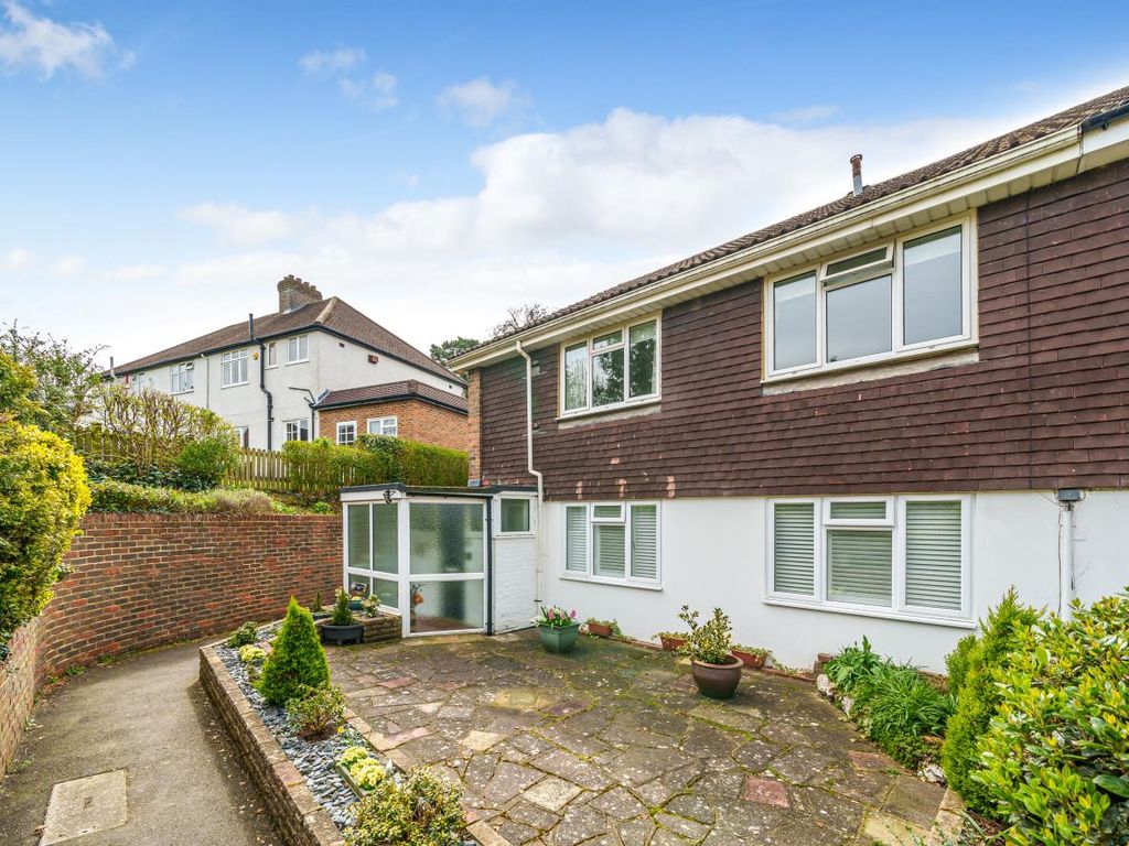2 bed for sale in Castleton Close, Banstead SM7 Zoopla
