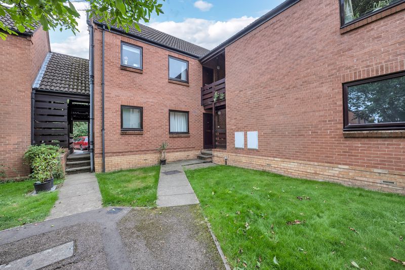 1 bed flat for sale in Prince Of Wales Close, Bury St. Edmunds IP33, £