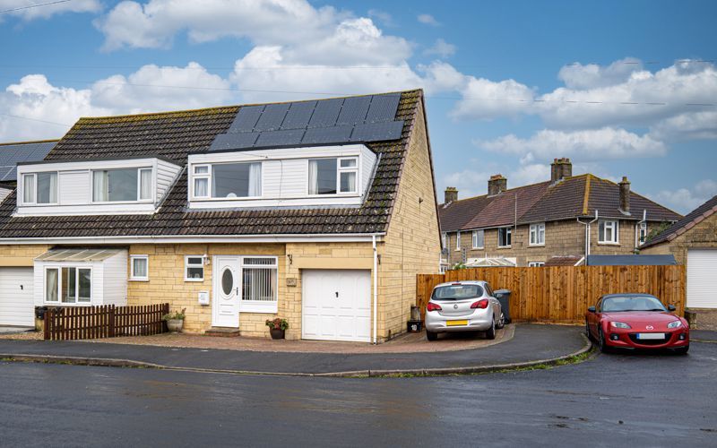 3 bed semidetached house for sale in Dean Close, Melksham SN12, £