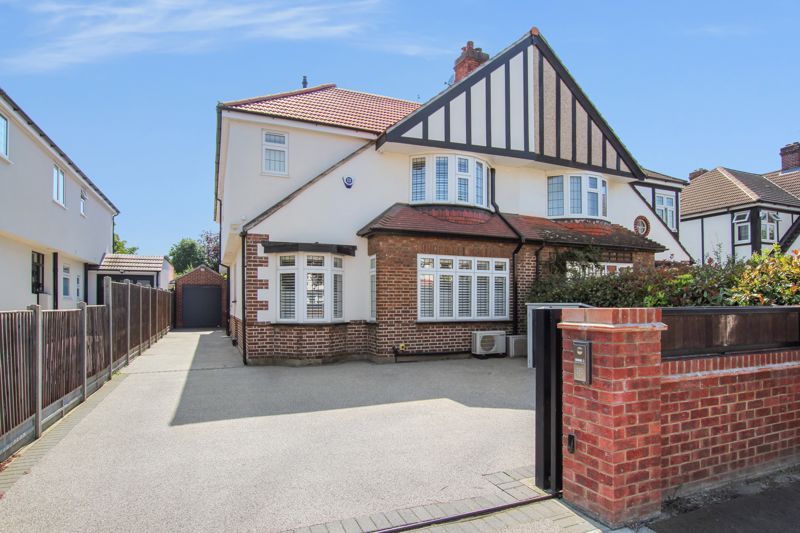 6 bed semidetached house for sale in Farwell Road, Sidcup DA14 Zoopla