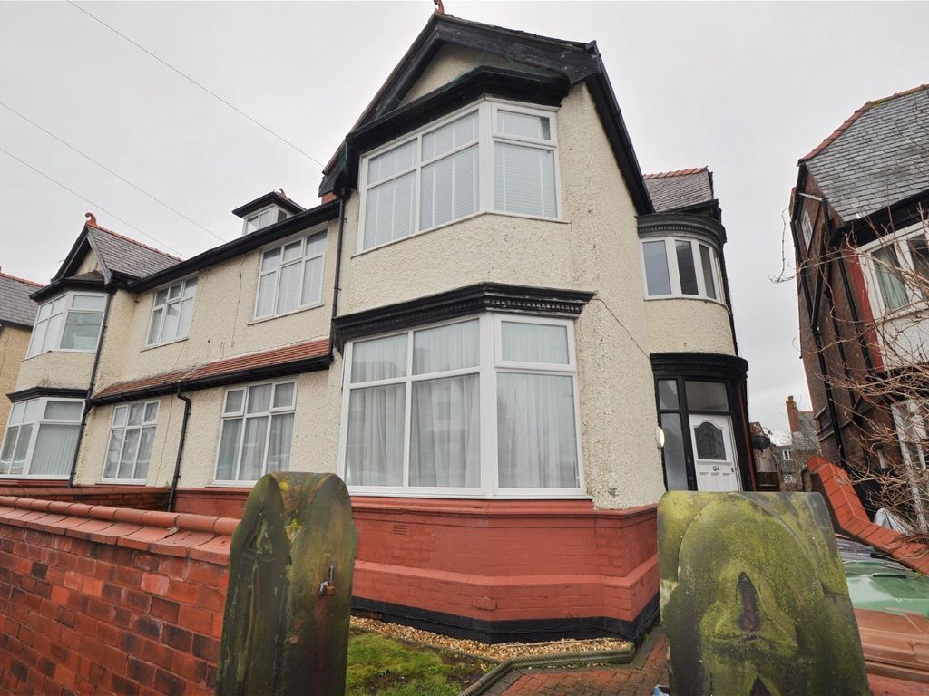 2 bed flat to rent in North Drive, Wallasey CH45, £800 pcm Zoopla
