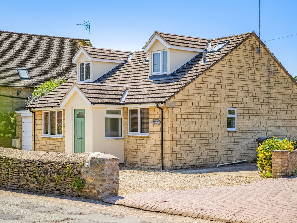 4 bed detached house for sale in Chapel Road, Kempsford, Fairford