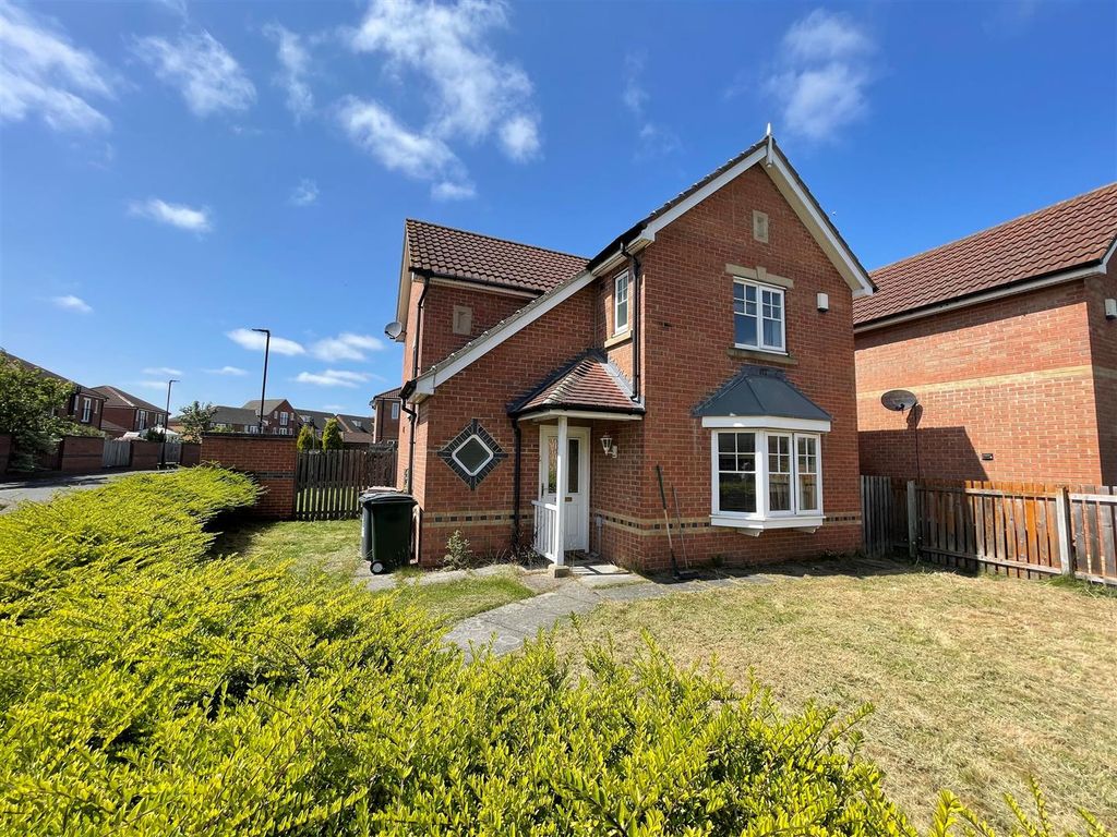 3 bed detached house to rent in Westbury Court, Longbenton, Newcastle