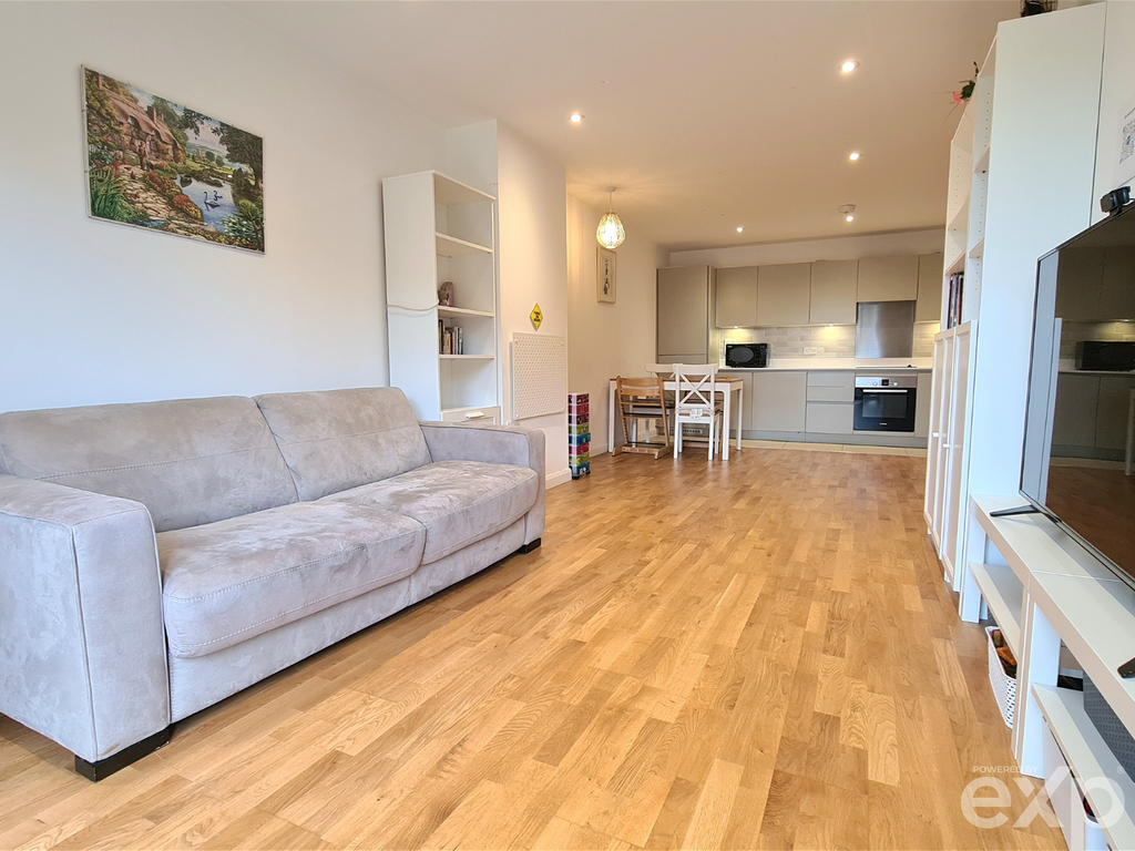 2 bed flat to rent in Brook Road, Borehamwood WD6, £1,700 pcm Zoopla