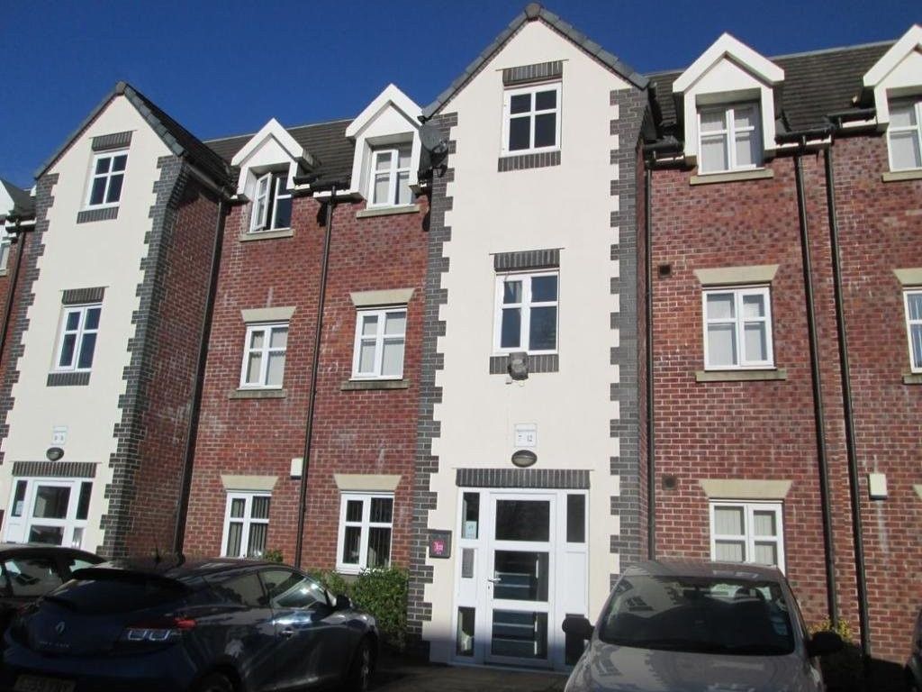 2 bed flat for sale in Manchester Road, Wardley, Swinton, Manchester