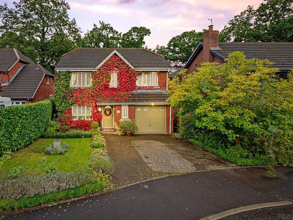 4 bed detached house for sale in Woodstock Gardens, Appleton