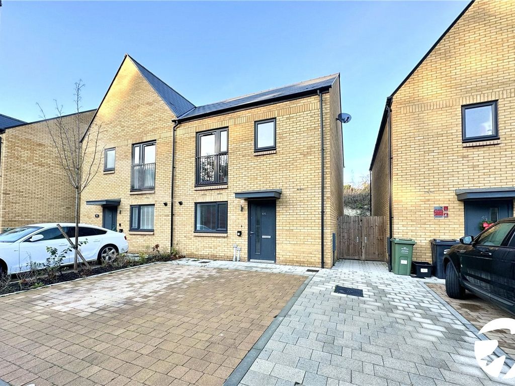 3 bed semidetached house for sale in Cresswell Road, Kent