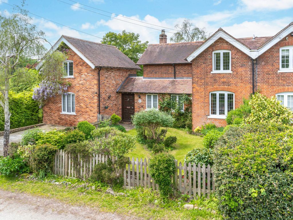 4 bed semidetached house for sale in Ponsbourne Park, Newgate Street