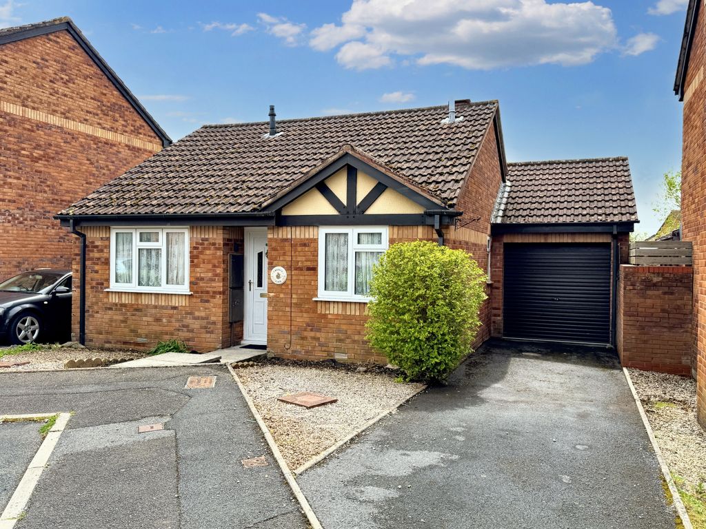 2 bed detached bungalow for sale in Belmont Close, Kingsteignton