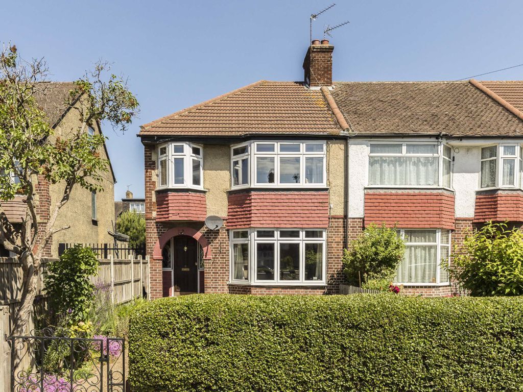 3 bed terraced house for sale in Cloister Road, London W3 Zoopla