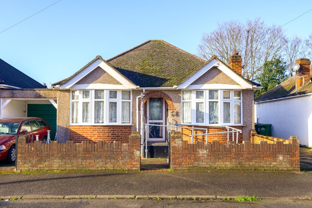 2 bed detached bungalow for sale in Ashford, Surrey TW15 Zoopla