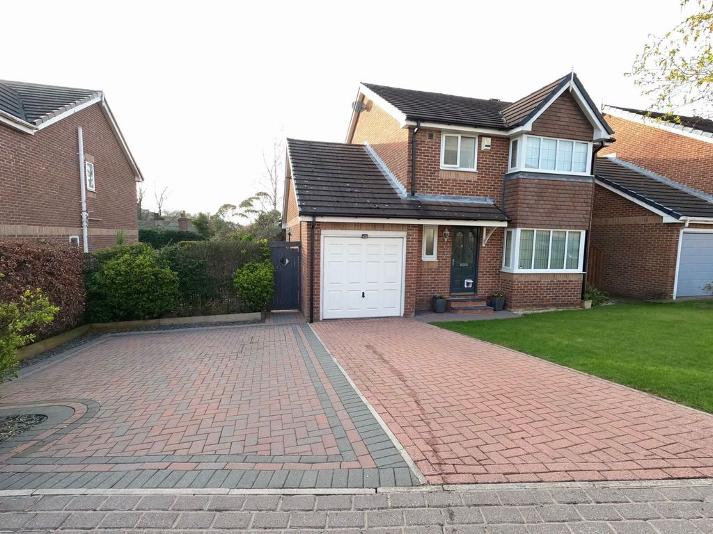 3 bed detached house for sale in Mill Croft, Gildersome, Morley, Leeds