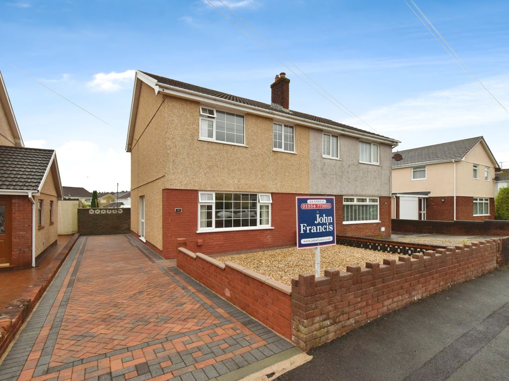 3 bed semidetached house for sale in Ridgewood Park, Llanelli, Dyfed SA15, £170,000 Zoopla