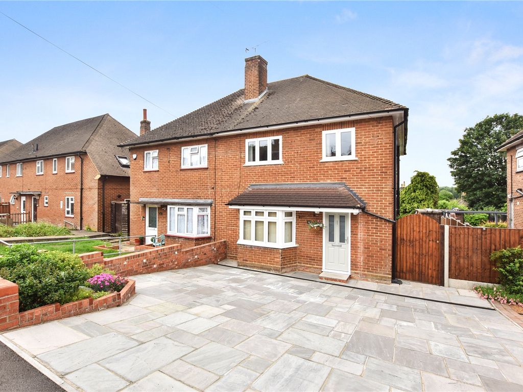 3 bed semidetached house for sale in Hall Place Crescent, Bexley, Kent