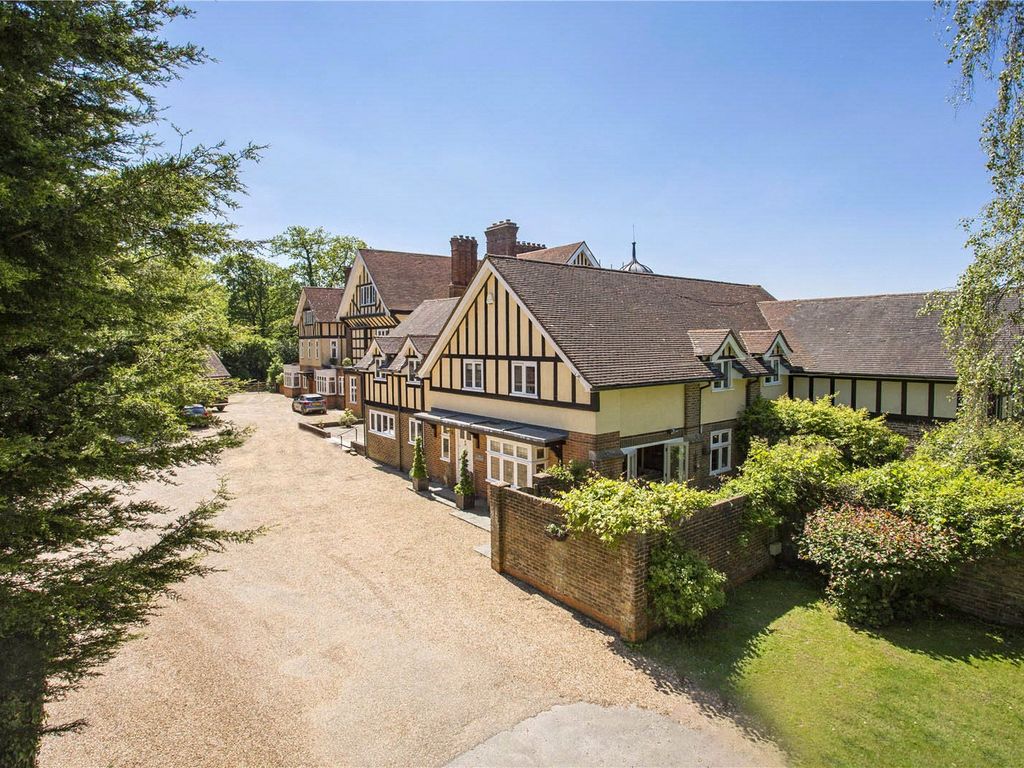 4 bed link detached house for sale in Beechlands, Best Beech Hill