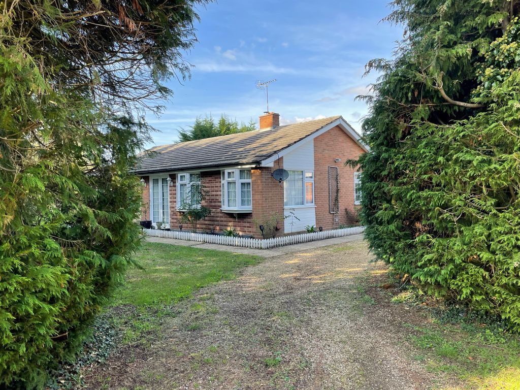3 bed detached bungalow for sale in Cranwich Road, Mundford, Thetford