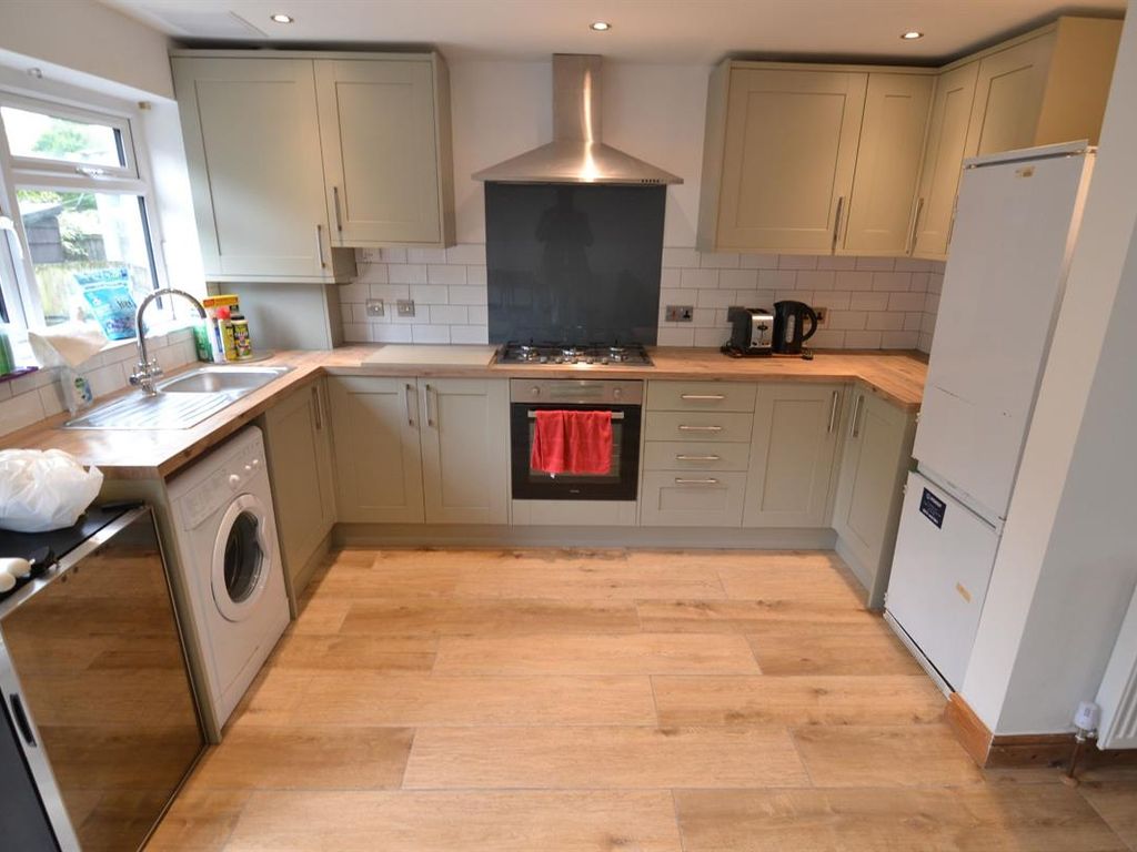 3 bed terraced house to rent in Victoria Road, Bradmore, Wolverhampton