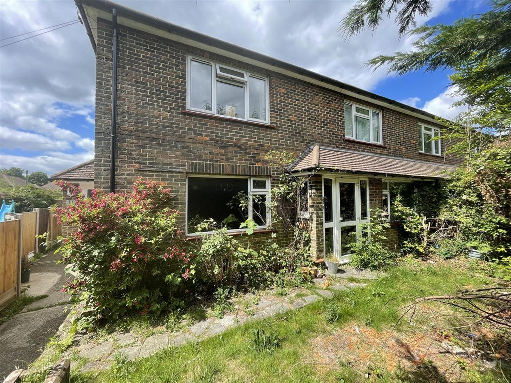 2 bed flat for sale in Shelton Avenue, Warlingham CR6 Zoopla