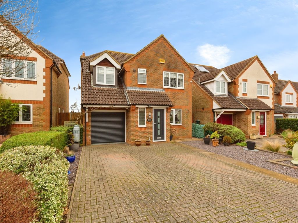 4 bed detached house for sale in Petersfield, Stoke Mandeville