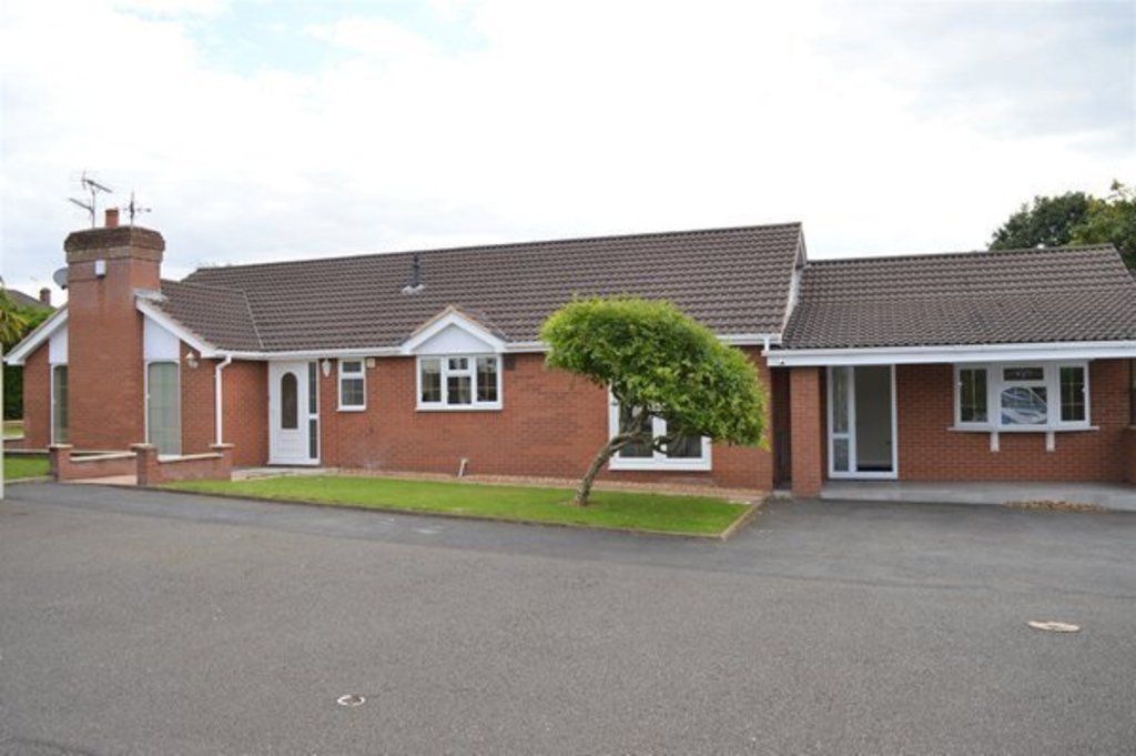 4 bed detached bungalow for sale in Niwas Bungalow, Springfield Park